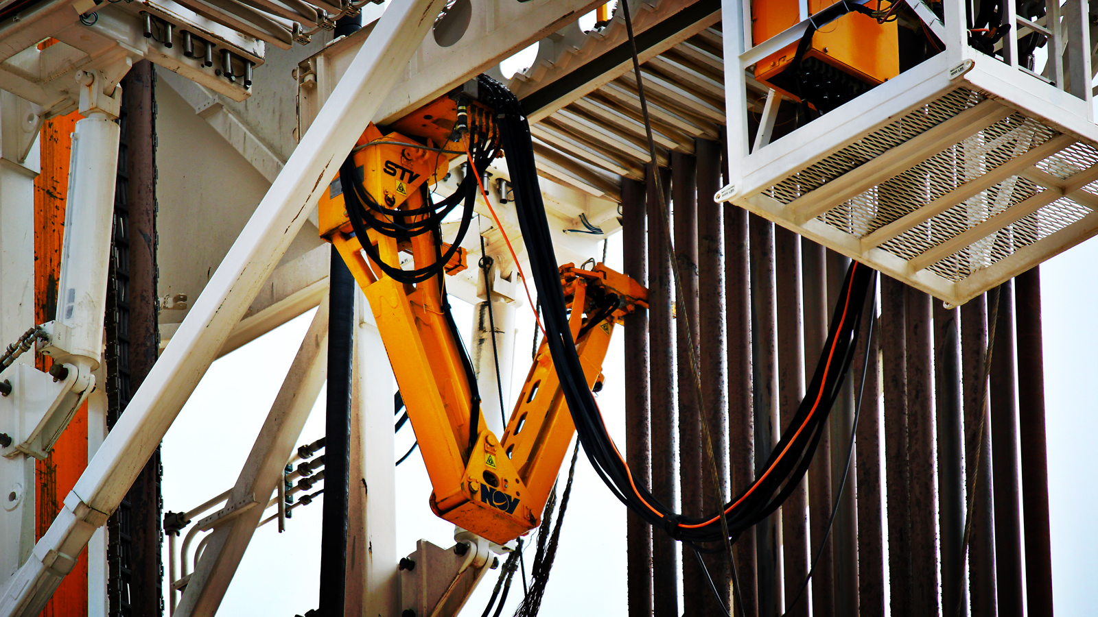 Pipe Handling System | Rigfinder Oil Equipment | UAE